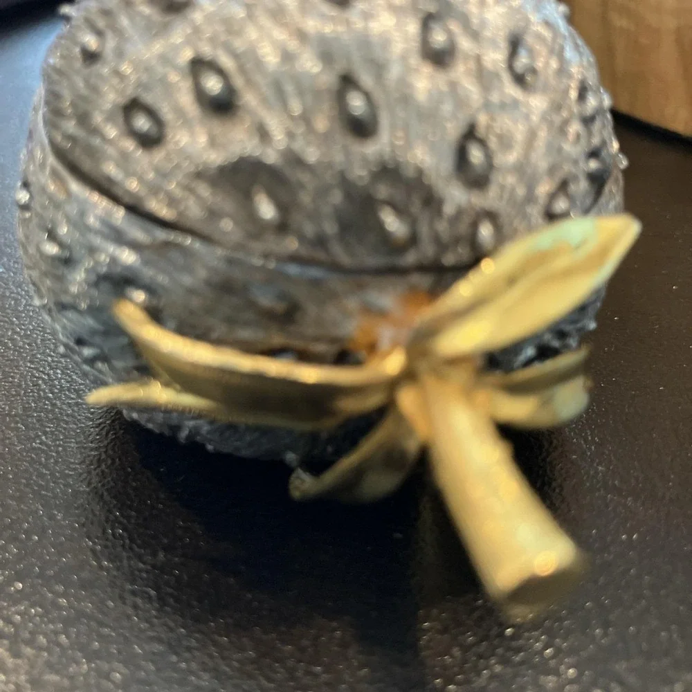 Lunt Pewter USA Strawberry Trinket Box Vintage 1.75